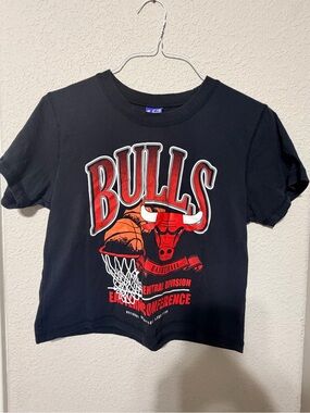 Chicago Bulls Women’s Black Graphic Tee